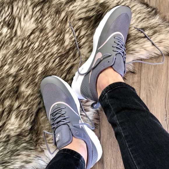 NWT Nike Air max Thea gunsmoke - Picture 2 of 8